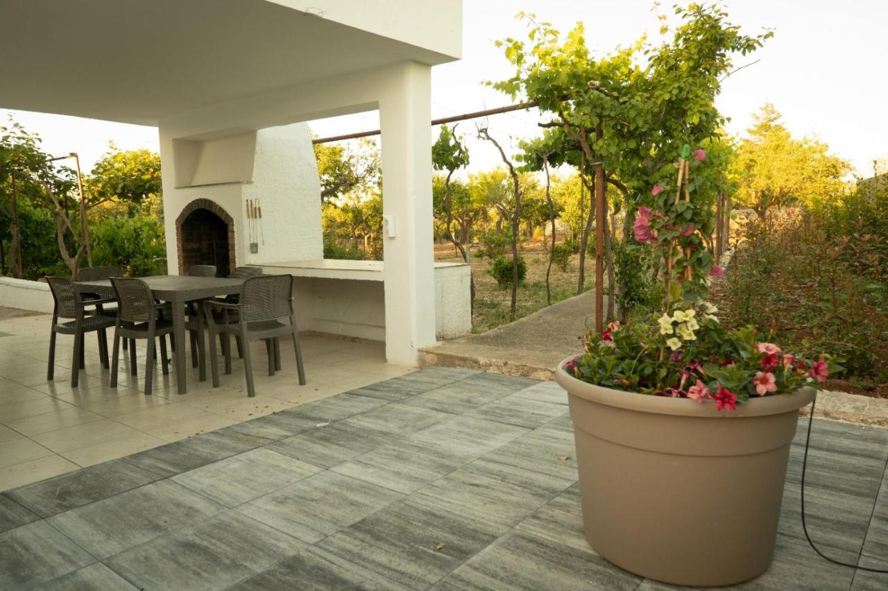 Trulli Ulivi Villa Putignano Bagian luar foto